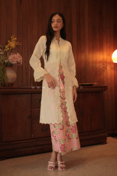 Hening Kebaya Panjang Mekar Sari